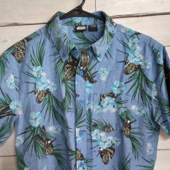 Star Wars Chewbacca Hawaiian Shirt Men's Small Floral Button Front Short Sleeve - Picture 3 of 8